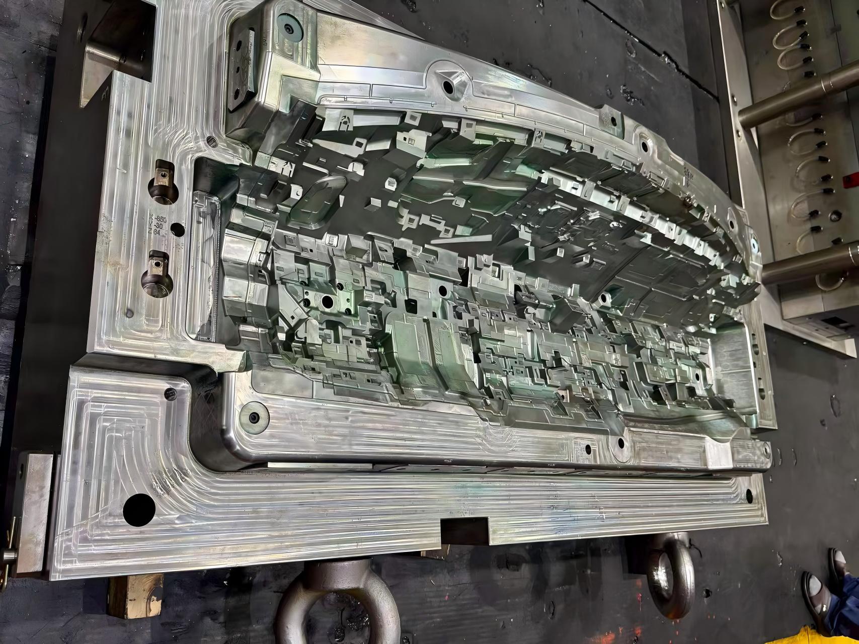 금형코어mold core