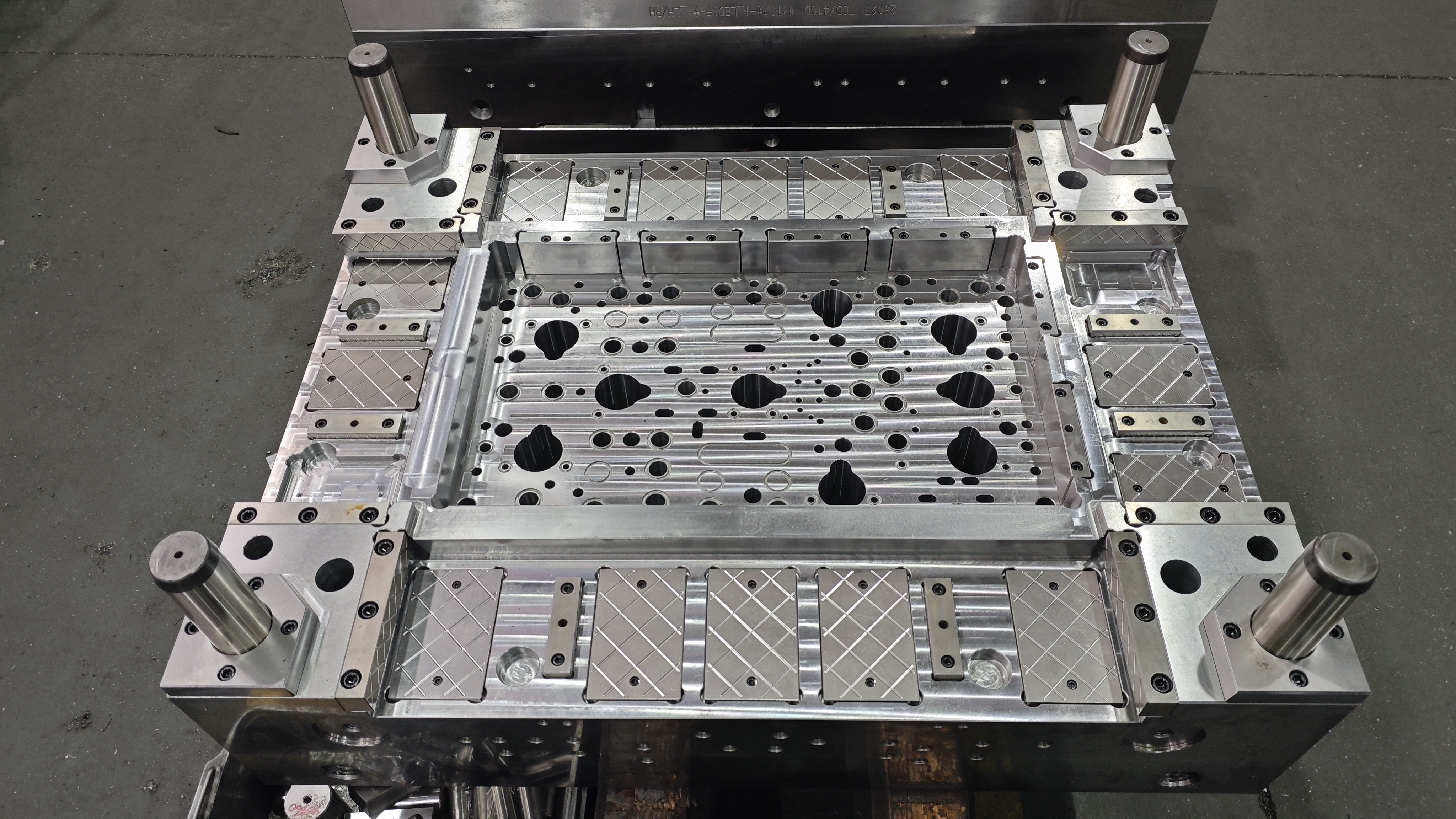 에스지몰드코리아-금형