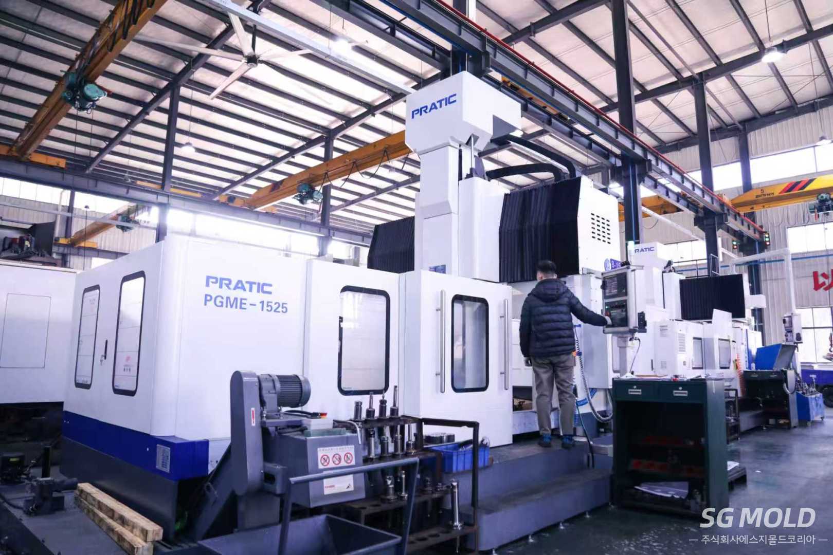 대형 CNC 가공기