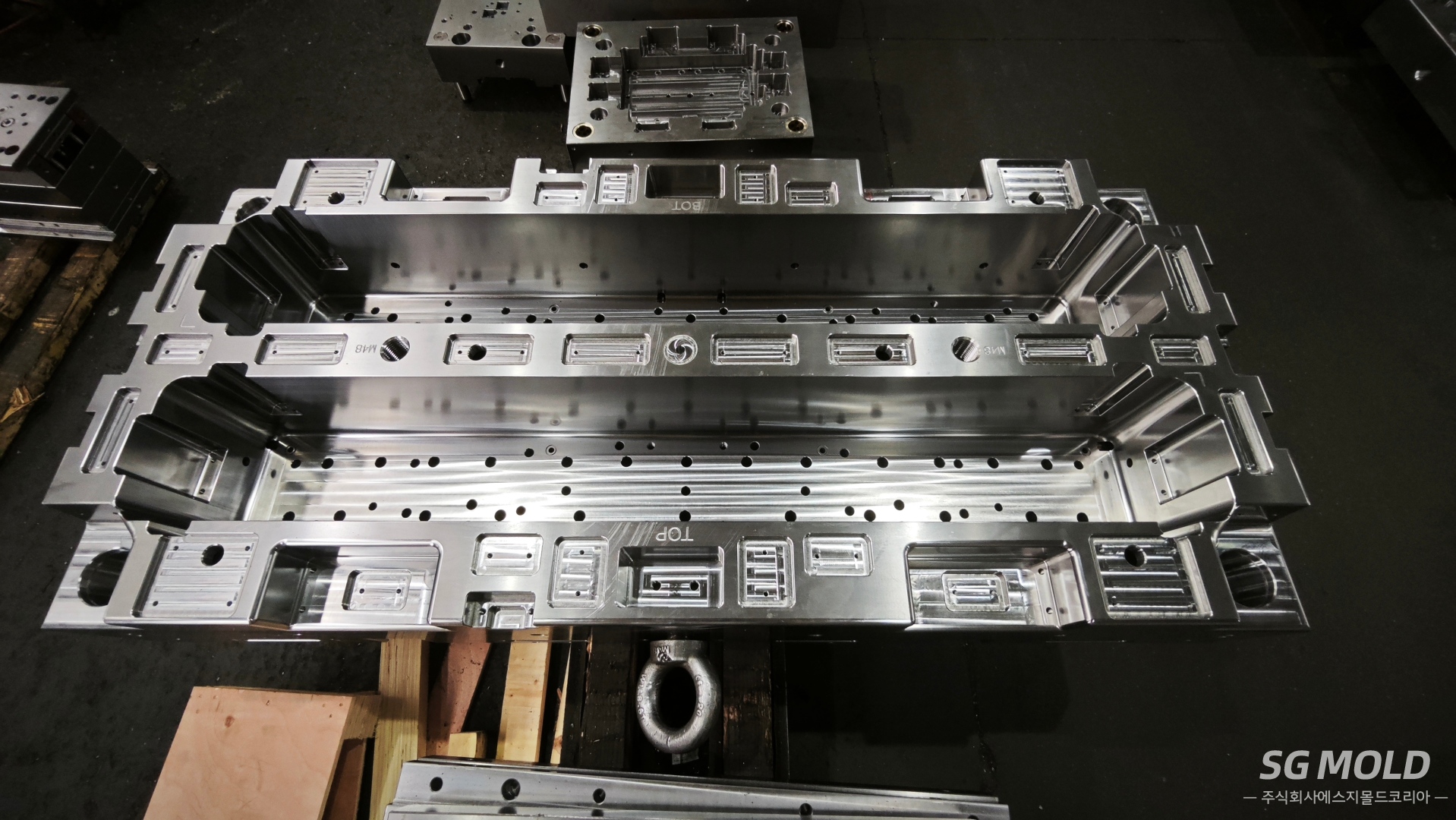 자동차 범퍼 금형 몰드베이스